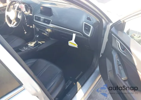 2018 Mazda Mazda3 Touring z USA, uszkodzony, nr VIN 3MZBN1V30JM181650